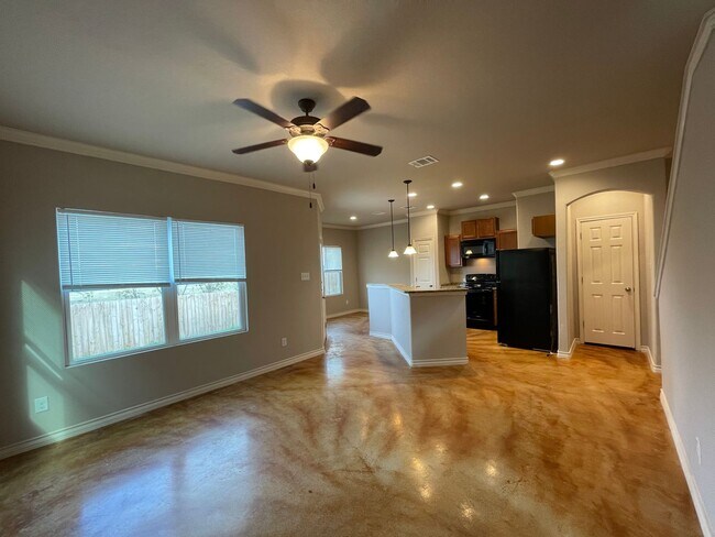 Building Photo - Townhome for rent