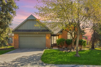 Building Photo - 37743 Avon Ln