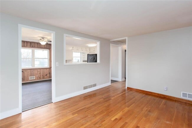 Building Photo - 2663 Hicks Rd