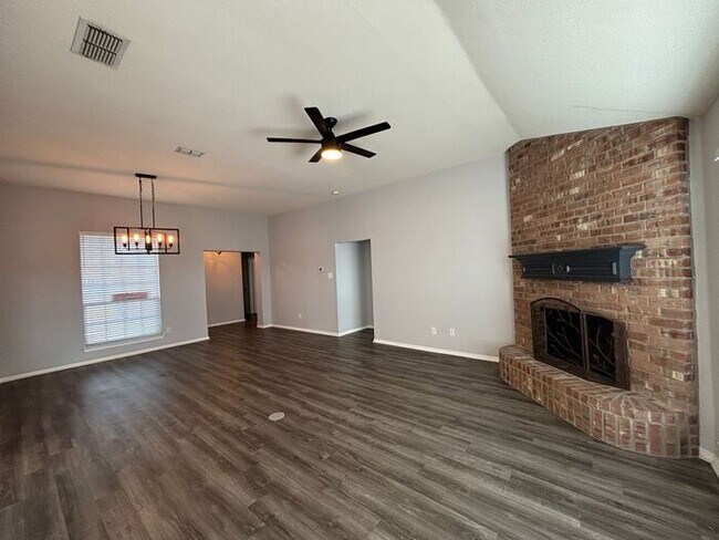 Building Photo - 112 Pepperbush Ln