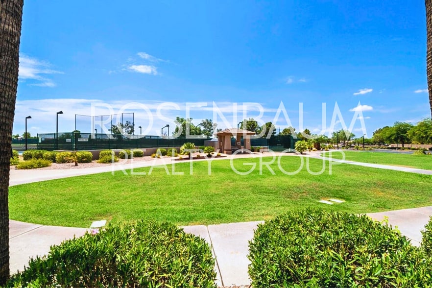 Building Photo - 1210 E Westchester Dr