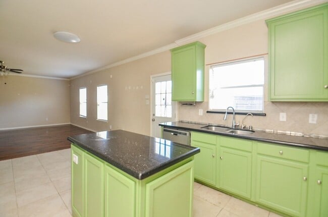 Building Photo - 407 Stream Mill Ln