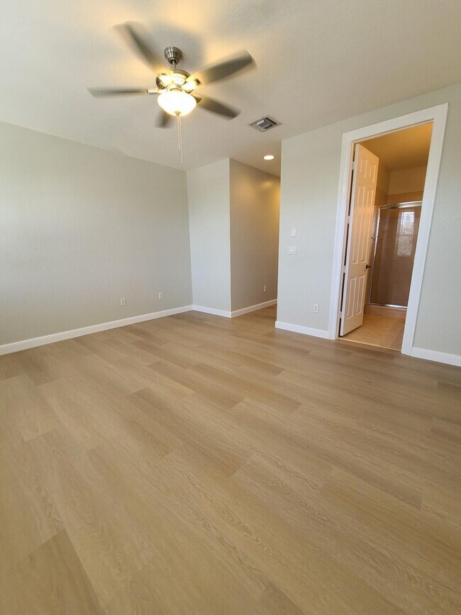 Building Photo - 590 Amador Ln