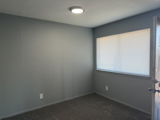 Building Photo - Pine Street Terrace