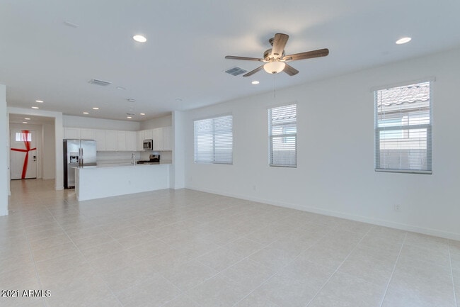 Building Photo - 1346 E Glass Ln
