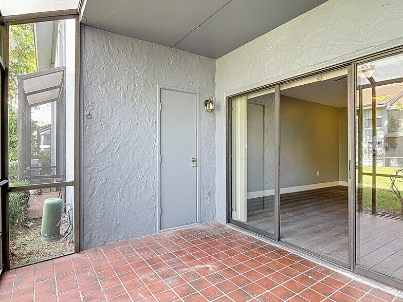 Building Photo - 4711 Capri Plz