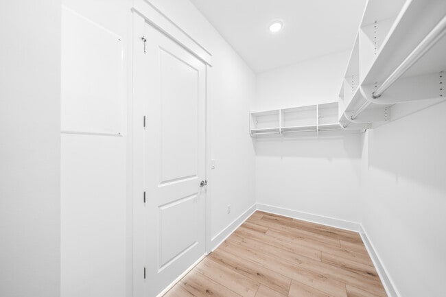 Building Photo - 101 Pollard Cv E