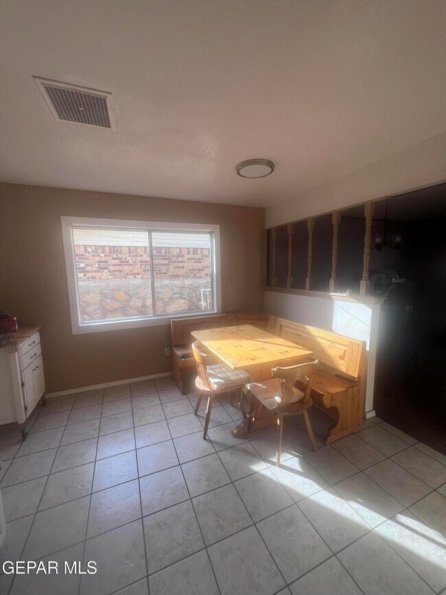 Building Photo - 5017 McCormick Ln