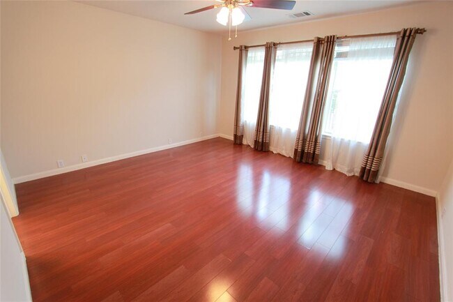 Building Photo - 629 Arrowood Pl