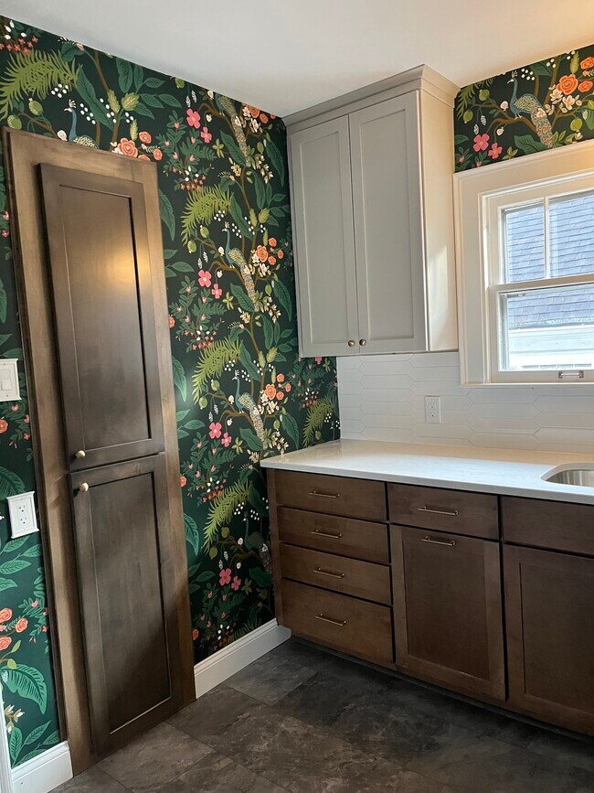 Building Photo - 1650 S 5th St