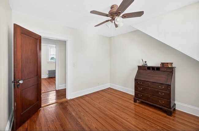 Building Photo - 565 Academy Ave