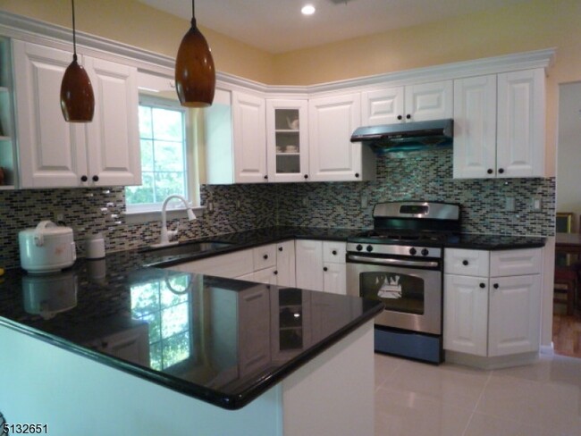 Building Photo - 9 Harrogate Cir