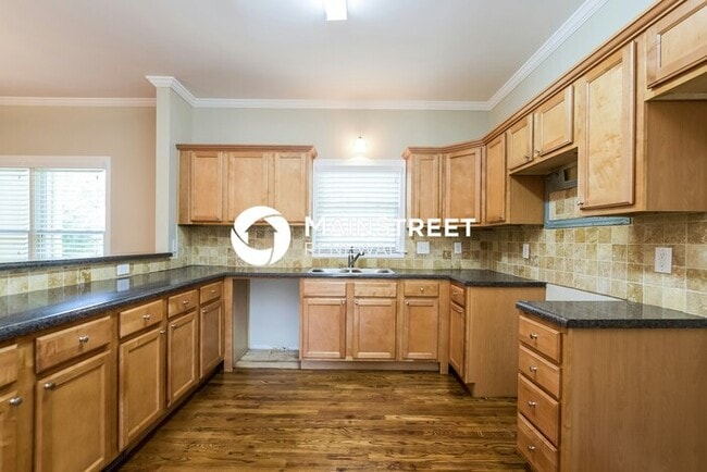 Building Photo - 4 Bedroom Pet-Friendly Home in Austell, GA...