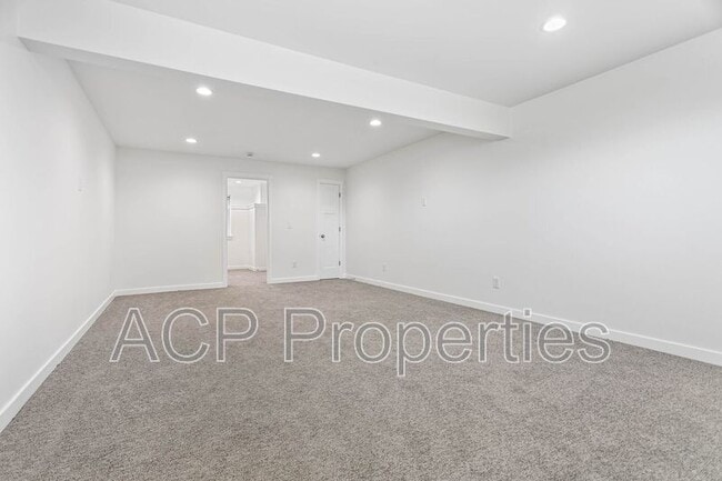 Building Photo - 1318 Bradley Ct