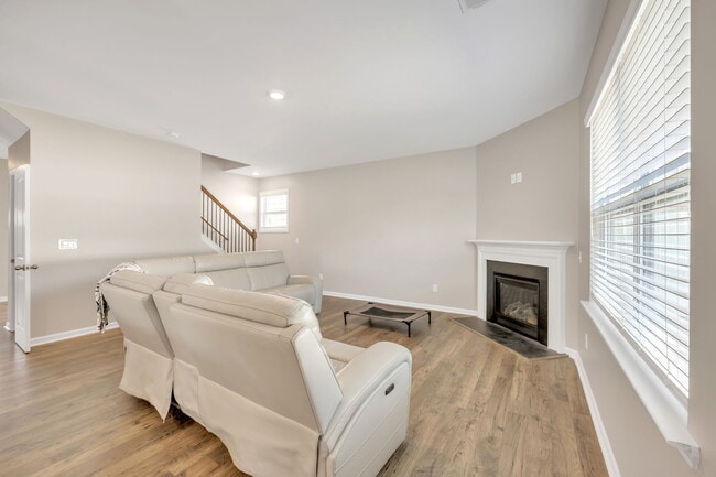 Building Photo - 207 Bridlewood Ln