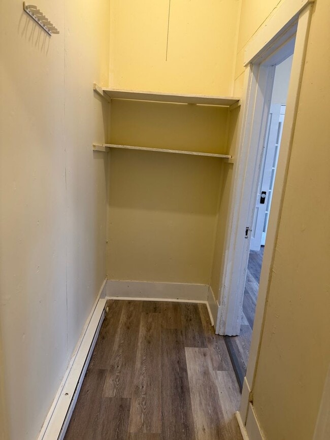 Building Photo - Historic Highland Charm – Beautifully Refurbished Upstairs Unit for Lease