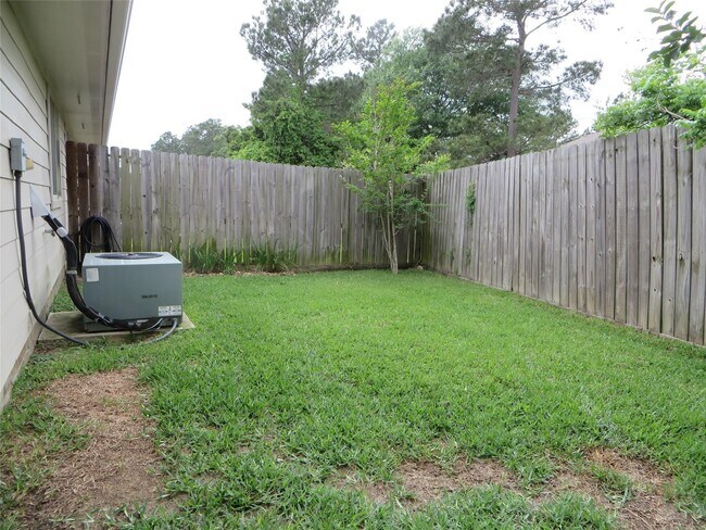 Building Photo - 1811 Arbor Glen
