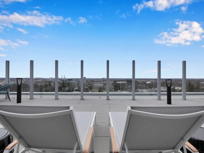 Rooftop Lounge - zThe Abbot