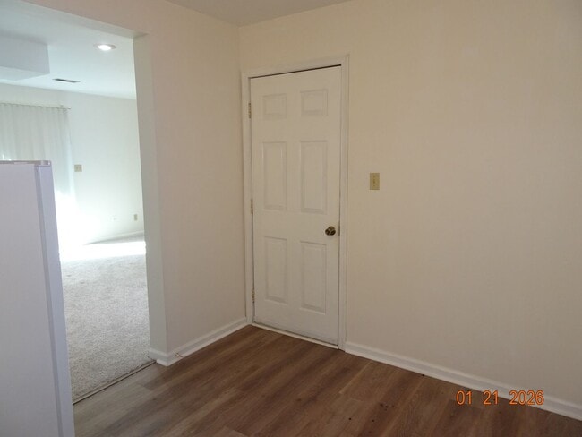 Building Photo - 4 bedrooms 2.5 bathrooms Single Family Home for Rent