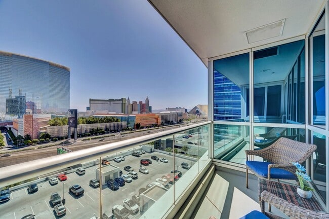 Building Photo - Fully Furnished 2 Bedroom 2 Bath High Rise with Strip Views