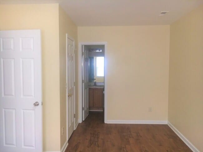 Building Photo - Cute one level Cottage 3 BR home close to ...