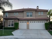 Building Photo - Upgraded 5 Bedroom Home with Spectacular V...