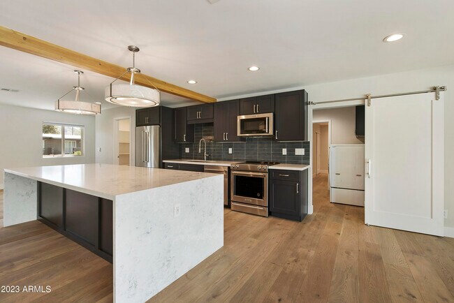 Building Photo - 3318 E Onyx Ave