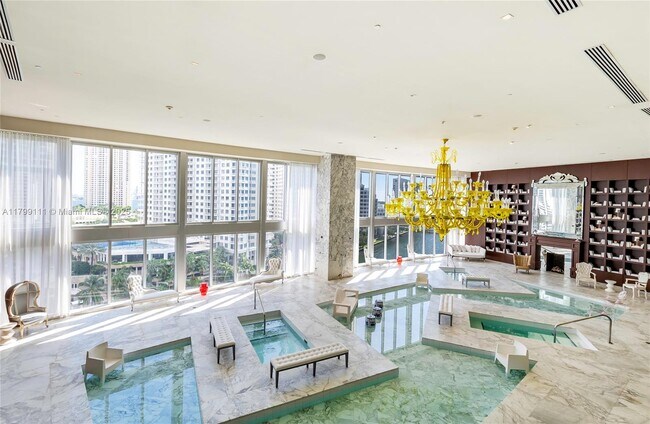 Building Photo - 475 Brickell Ave