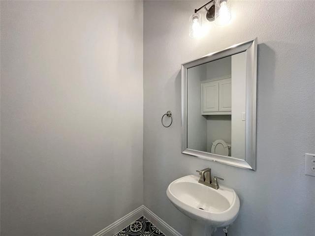 Building Photo - 1267 Lancaster Dr