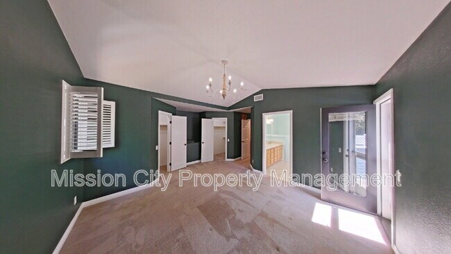 Building Photo - 3705 Hitchcock Ranch Rd