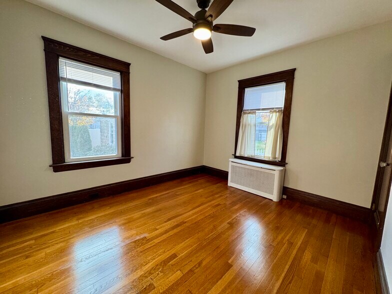 Building Photo - 16 Davis Ave