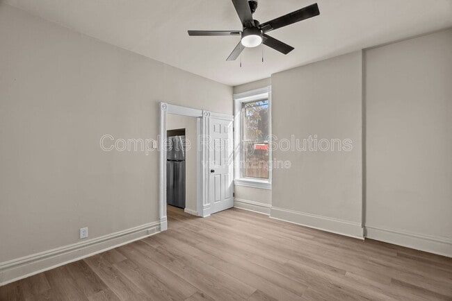 Building Photo - 3915 Russell Blvd