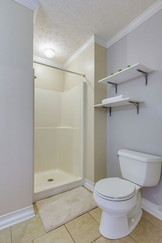 Building Photo - Adorable 2 bed/2 bath condo Hermitage