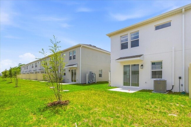 Building Photo - 3064 Chromatic St