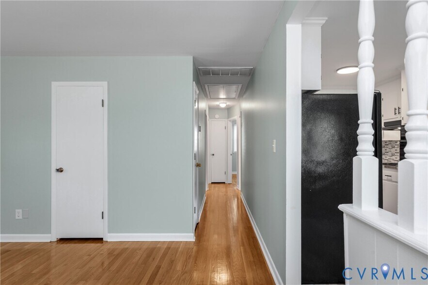 Building Photo - 552 S 22nd Ave