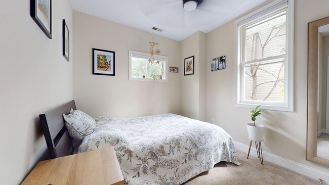 Building Photo - 1328 Morris Rd SE