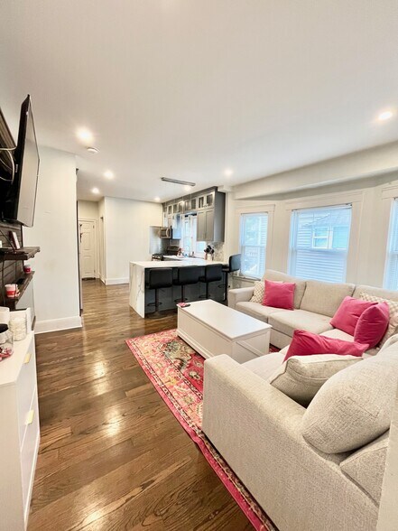 Building Photo - 220 Faneuil St