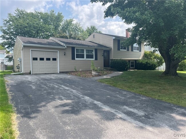 Building Photo - 8180 Mantova Dr