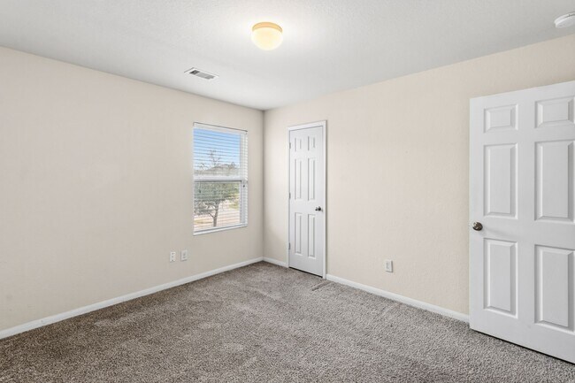 Building Photo - 18715 Windy Stone Dr