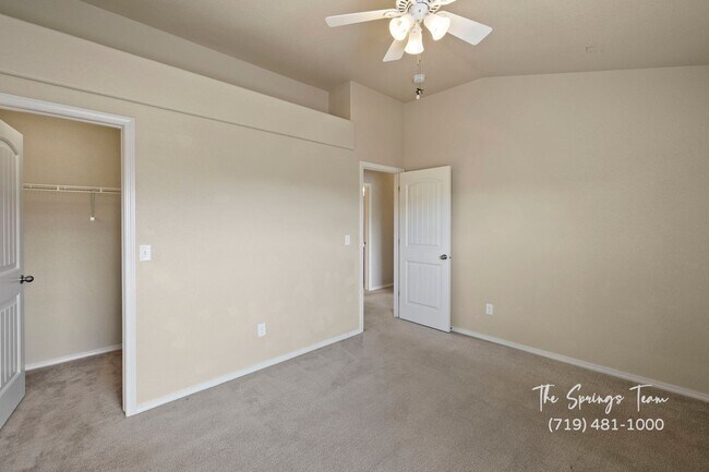 Building Photo - SPACIOUS SIX (6!!!) BD HOME IN LORSON RANCH!