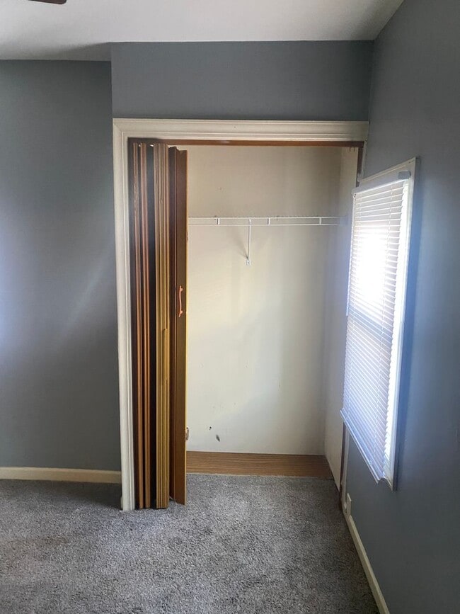 Building Photo - 103 N 10th St