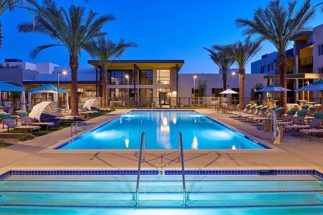 Building Photo - 74300 Country Club Dr