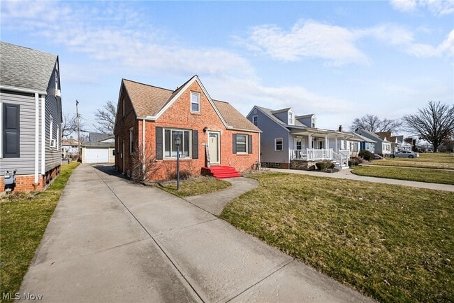 Building Photo - 2438 Brookdale Ave