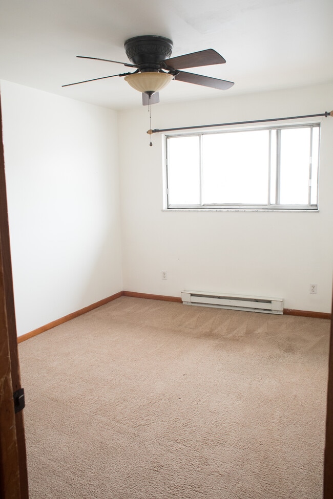 Building Photo - 2981 3rd Ave