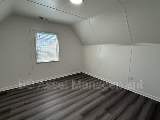 Building Photo - 7878 Ney Ave