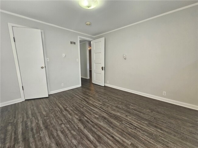 Building Photo - 4069 Ridge Rd
