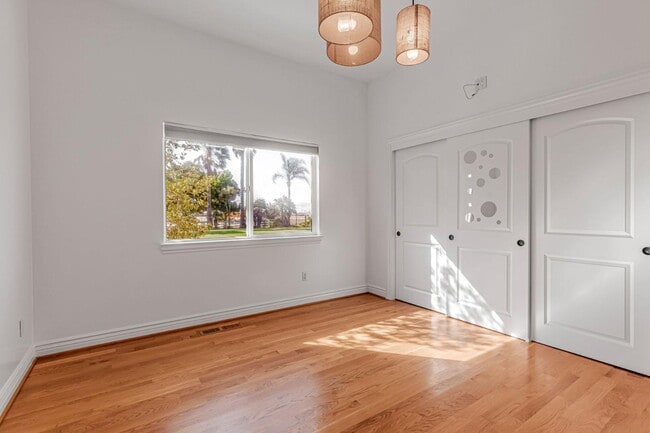 Building Photo - 1353 Perry Ct.