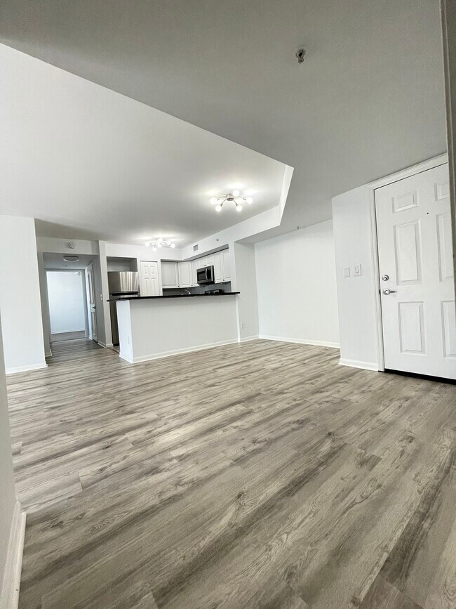 Building Photo - 1230 Wildwood Lakes Blvd