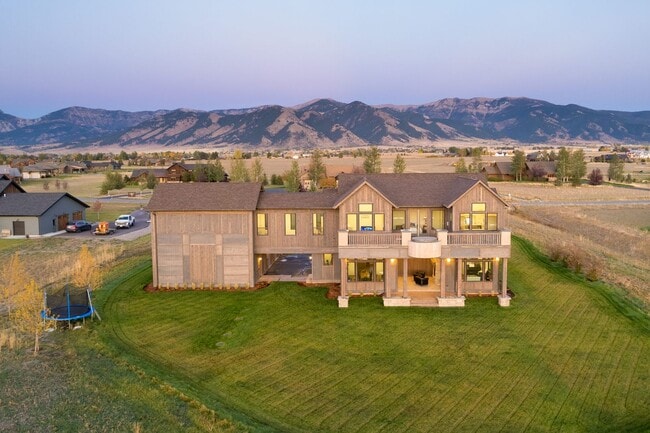 Building Photo - One of a Kind Custom Built Home for Rent in Gallatin Valley!
