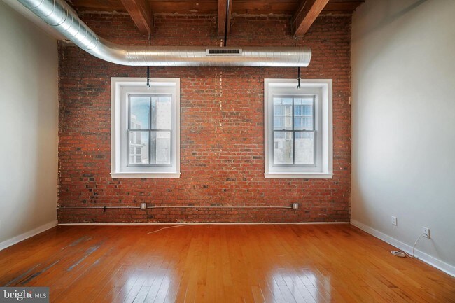 Building Photo - 1010 Arch St